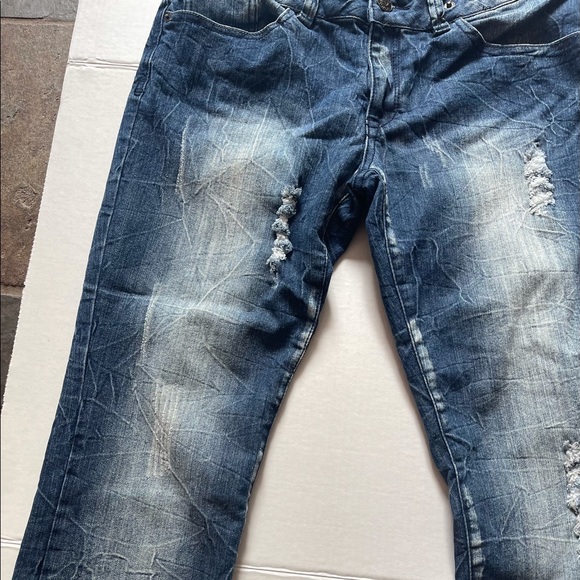 BONGO Capri distressed ripped jeans size 11 - Picture 2 of 8
